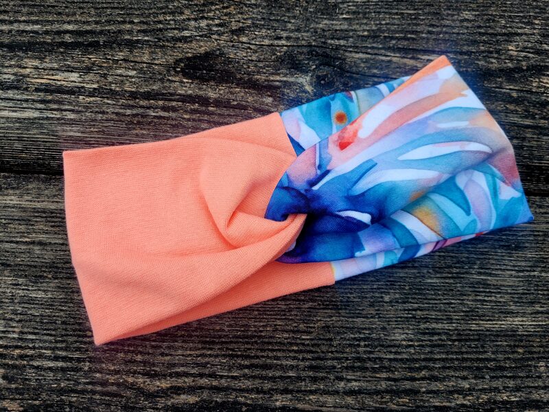 Ausaine - Ziedi + vienkrāsains audums 51/52