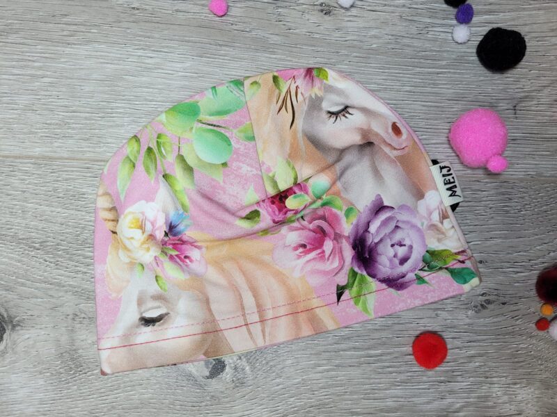 Izm.: 46/48 Plānā cepure - Zirgs ziedos